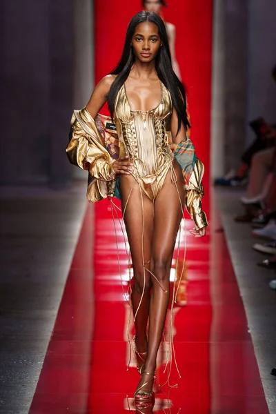 Look 34